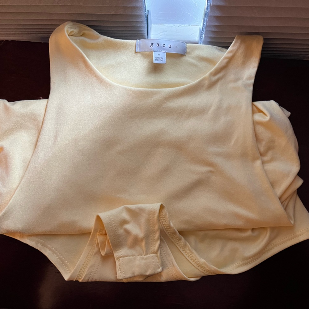 NWOT Gaze pastel yellow bodysuit size M